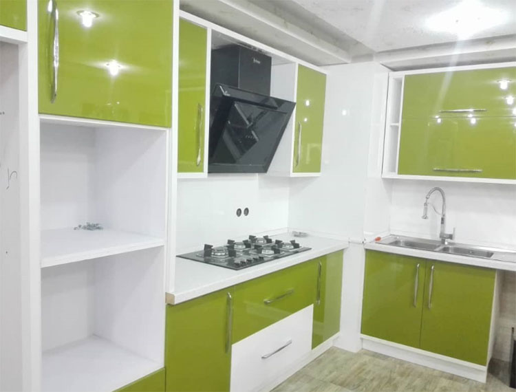 کابینت آشپزخانه هایگلاس سفید و سبز