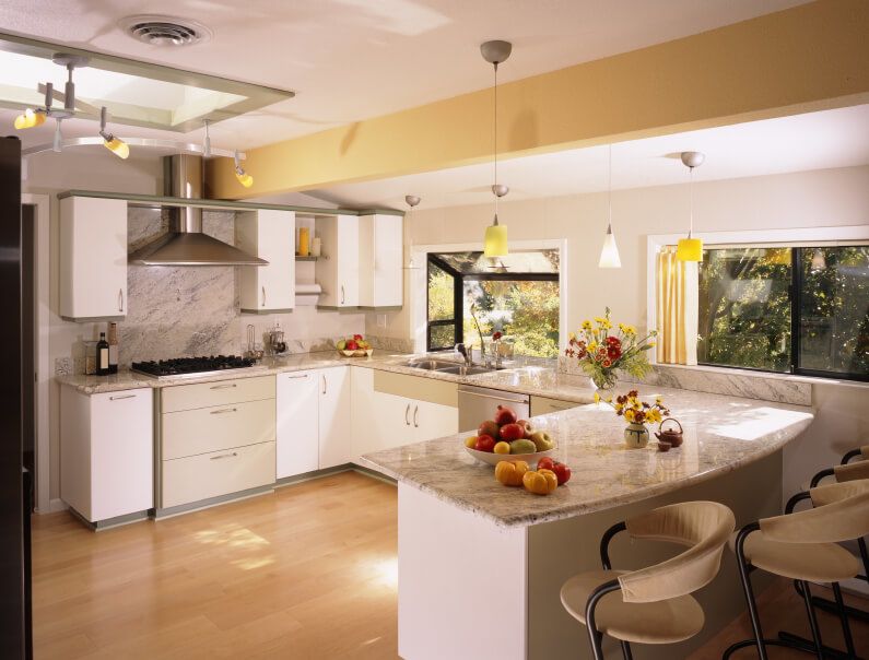 آشپزخانه جی شکل با کانتر بزرگتر و فضای بیشتر